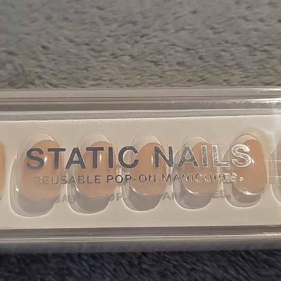 Static Reusable Pop On Nails - French manicure - NWTs - Picture 2 of 4